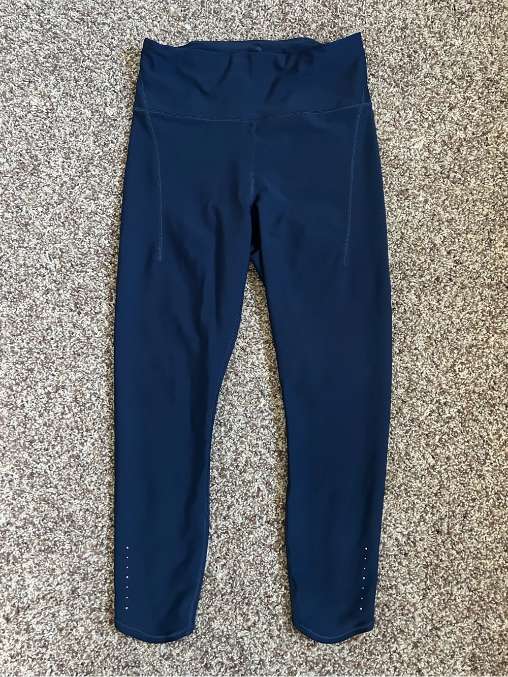 Athleta Pacesetter 7/8 tight, size M